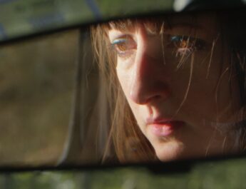 #Venezia83: Si sveglia e sbadiglia, il gatto; poi l’amore, la recensione si sveglia e sbadiglia il gatto poi l'amore, recensione